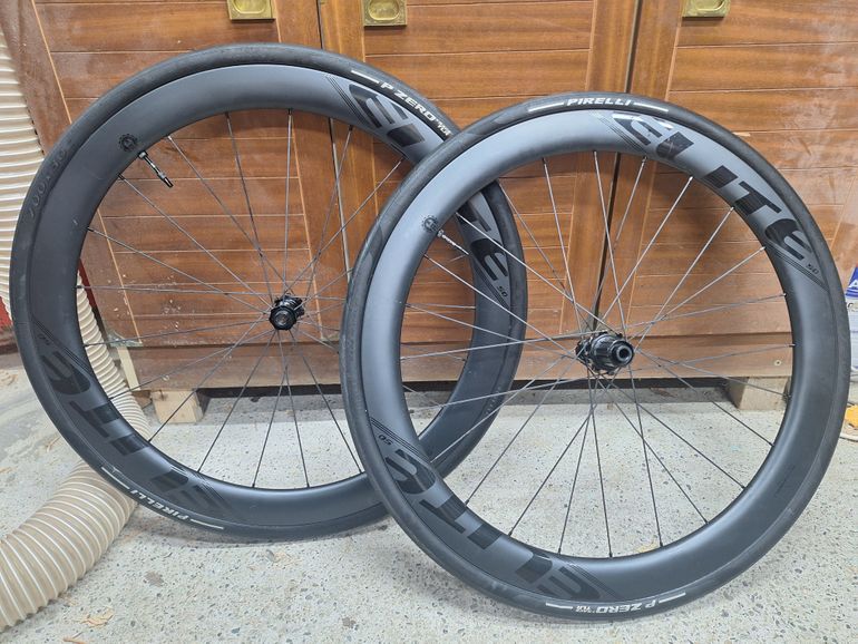 Used Elite-Wheels disc 2.0 bike — image 1 of 7