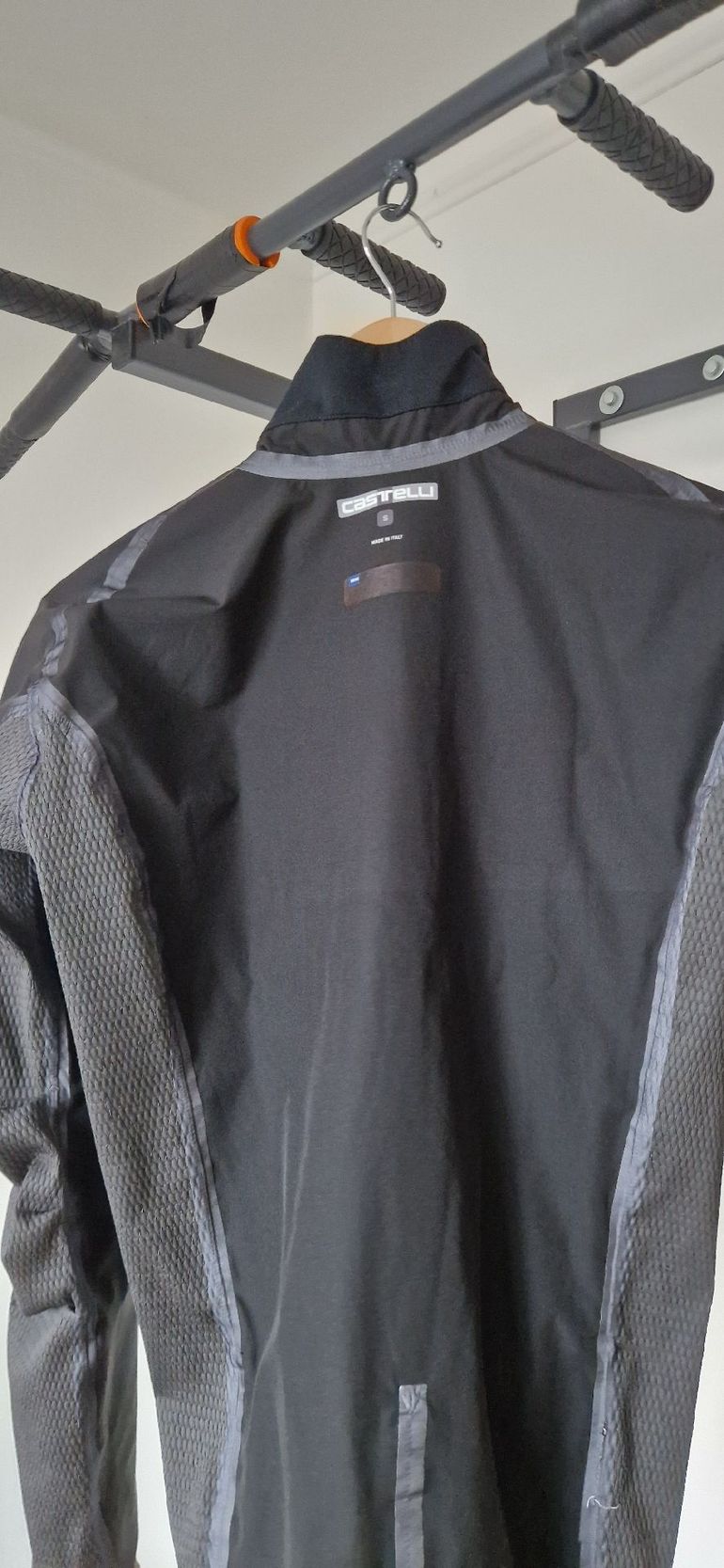 Used 2024 castelli slicker PRO rain jacket bike — image 11 of 15