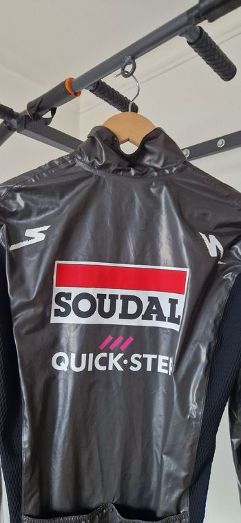 Used 2024 castelli slicker PRO rain jacket bike — image 10 of 15