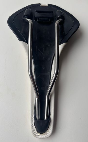 Fizik Antares Road Bike Saddle 180g bike d'occasion — image 7 sur 7