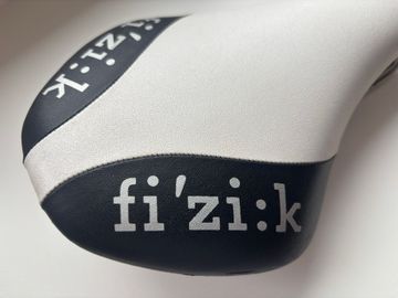 Fizik Antares Road Bike Saddle 180g bike d'occasion — image 4 sur 7