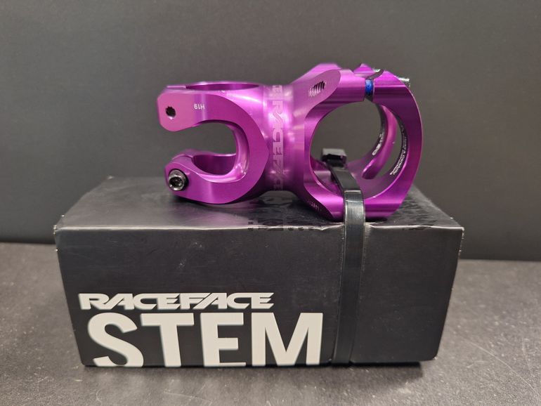 Used Race Face Turbine R35 Stem mauve bike — image 1 of 3