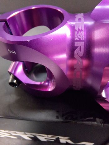 Used Race Face Turbine R35 Stem mauve bike — image 3 of 3