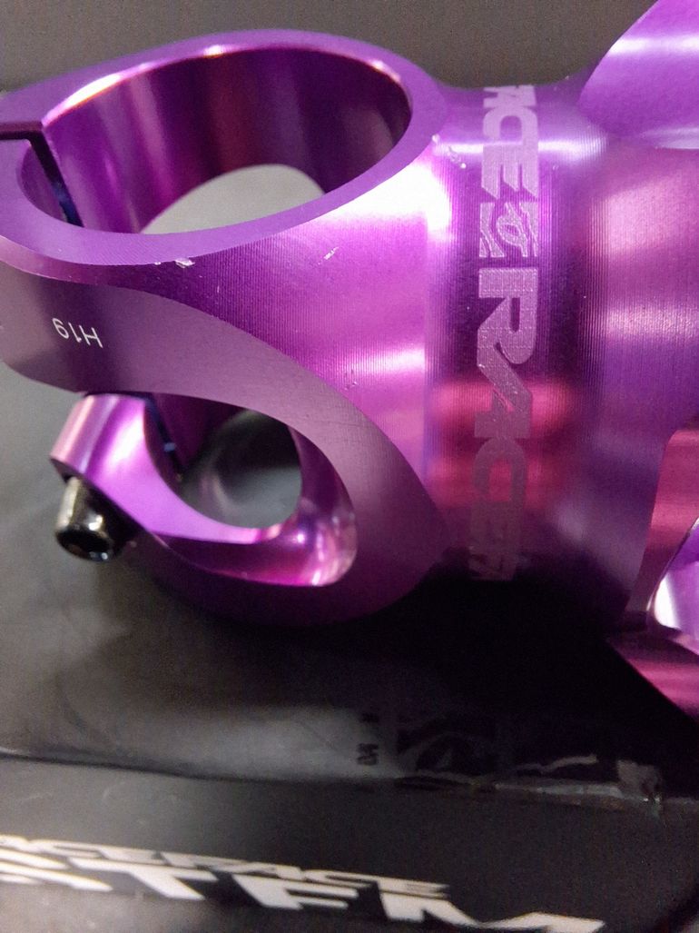 Used Race Face Turbine R35 Stem mauve bike — image 3 of 3