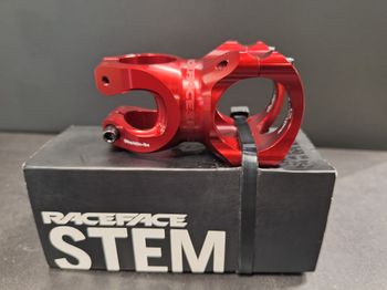Used Race Face Turbine R35 50mm rouge bike — image 1 of 4