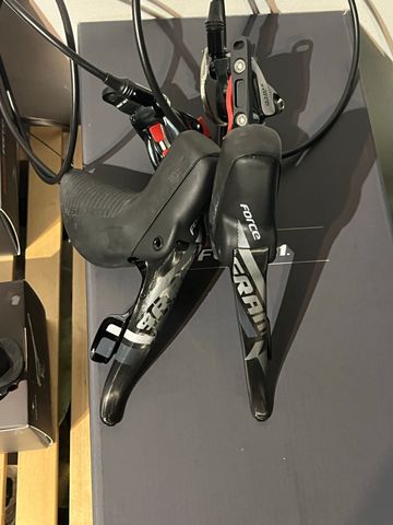 Used Sram Force 22 Yaw Doubletap Disc 2-11V bike — image 9 of 9