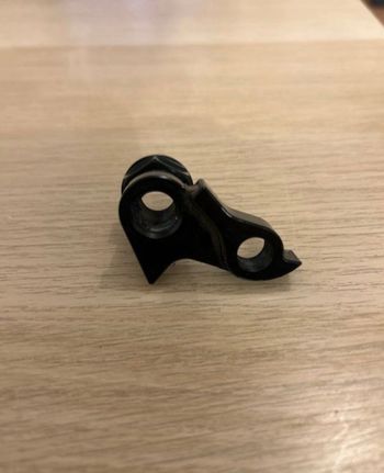 Commencal, Patte de derailleur Meta HT
