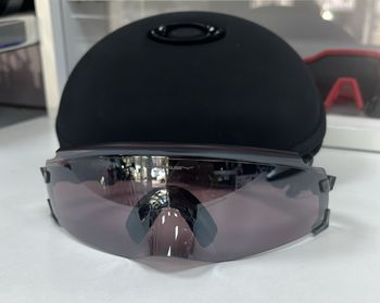 Oakley, Kato Road Prizm Smoke
