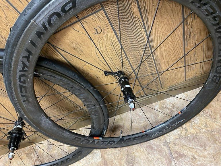 Bontrager Aeolus 5 TLR D3 クリンチャー 前後セット Bontrager Aeolus 5 D3 TLR Front Clincher - City Bikes