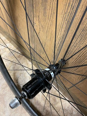 Used Bontrager Aeolus 5 TLR D3 2016 bike — image 8 of 12