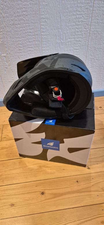 Used 2024 Full Face Helmet bike — image 7 of 7