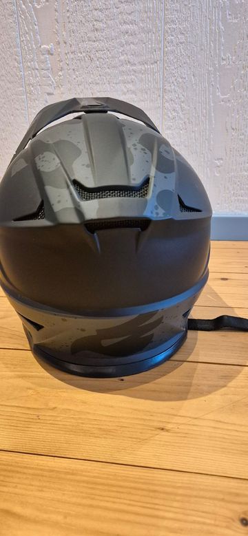 Used 2024 Full Face Helmet bike — image 2 of 7