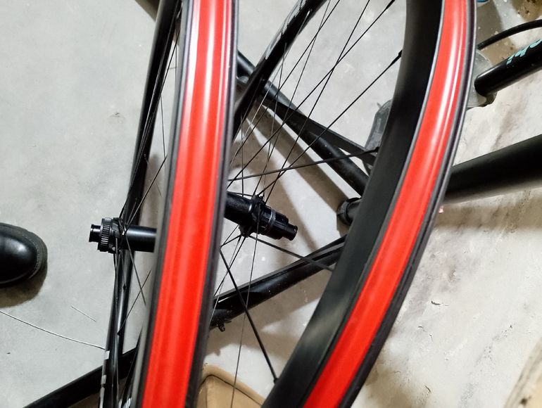 Used 2025 Viper Carbon Wheelset bike — image 3 of 8