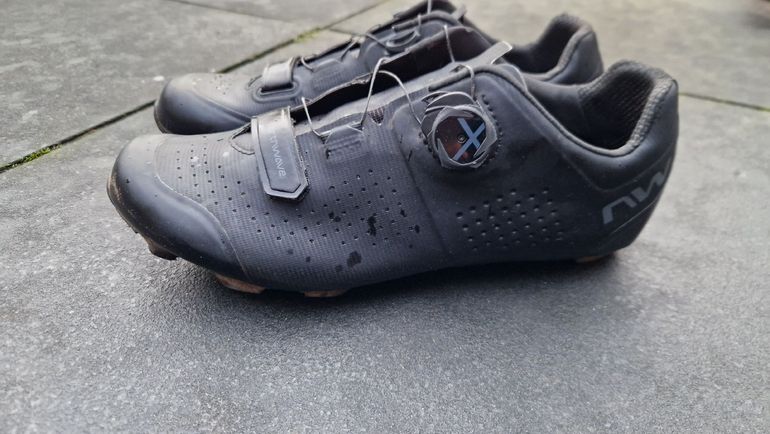 Used 2025 Razer 2 MTB Shoes bike — image 2 of 4