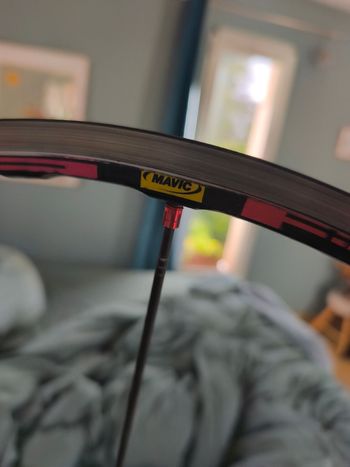 Used Mavic Aluminium Rim with Carbon Spokes bike — image 4 of 6