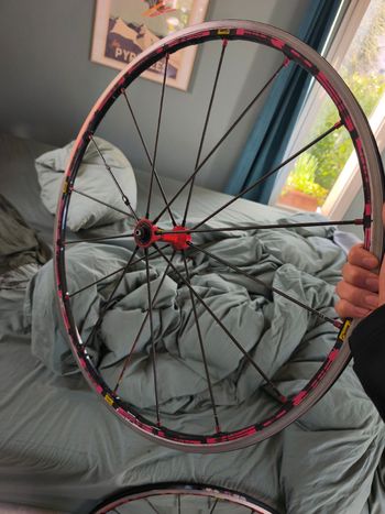 Used Mavic Aluminium Rim with Carbon Spokes bike — image 6 of 6