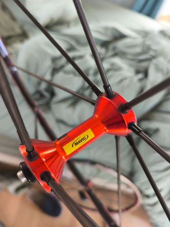 Used Mavic Aluminium Rim with Carbon Spokes bike — image 5 of 6
