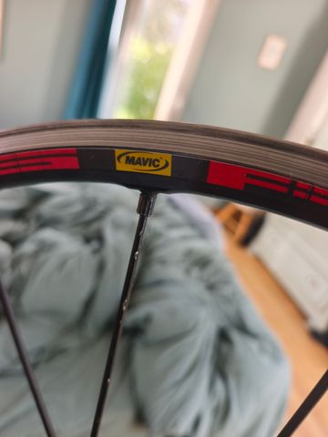 Używany Mavic Aluminium Rim with Carbon Spokes Wheels