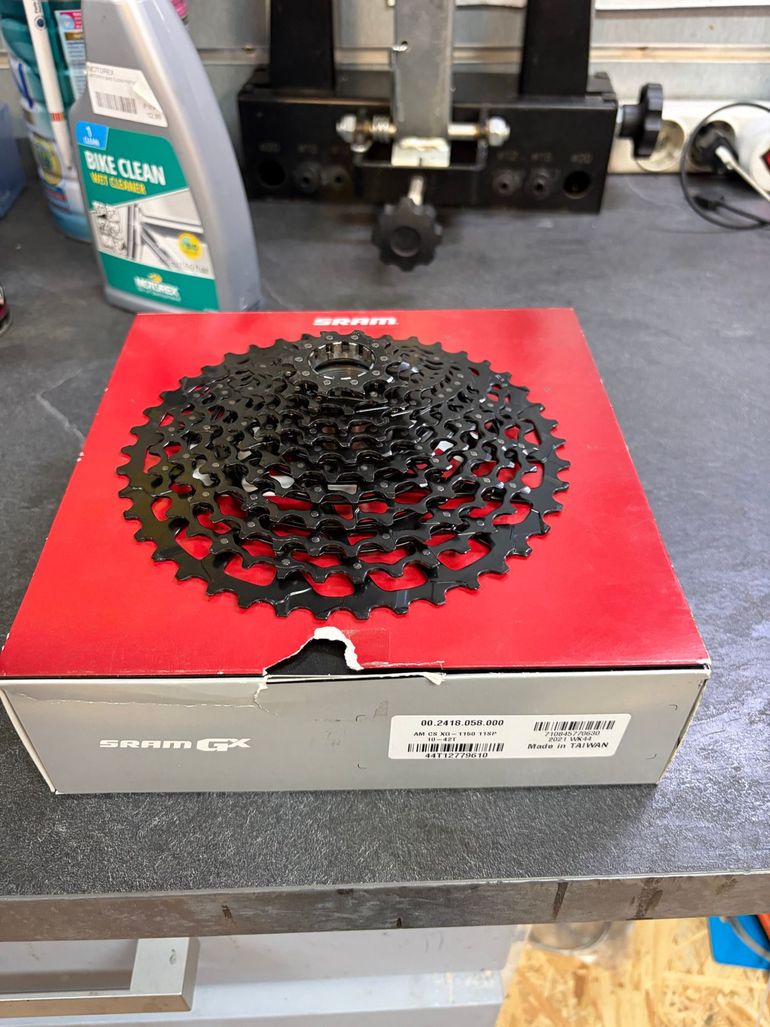 Used 2024 GX Cassette 10-42 11s bike — image 2 of 2