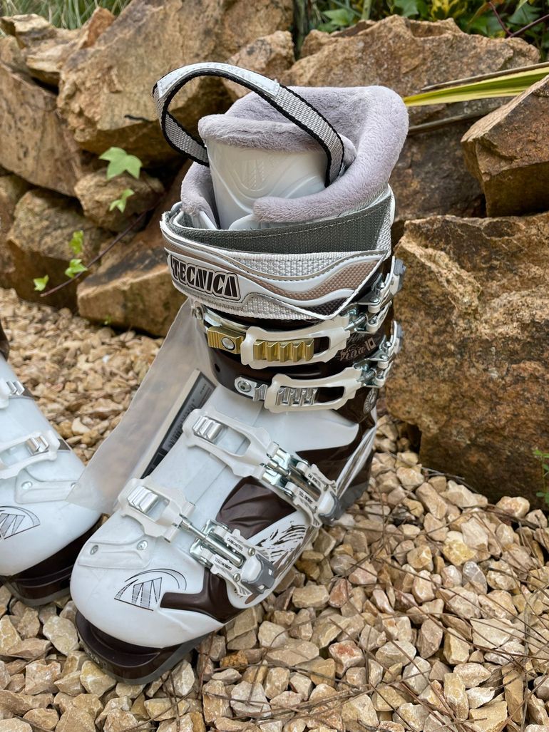 Used Tecnica PHNX 23.5 Ski Boots bike — image 3 of 11