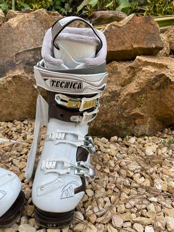 Used Tecnica PHNX 23.5 Ski Boots bike — image 2 of 11