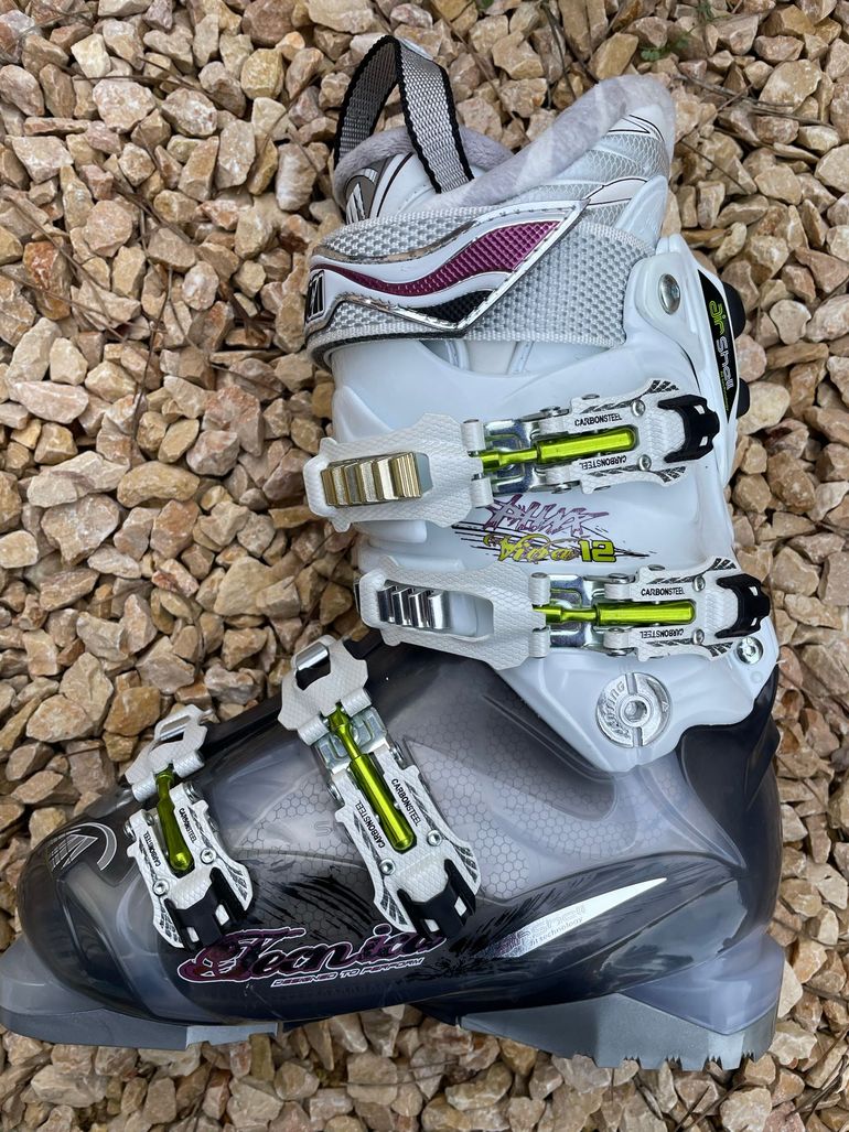 Used 2012 Viva Phoenix 12 Air Shell 23.5 bike — image 5 of 11