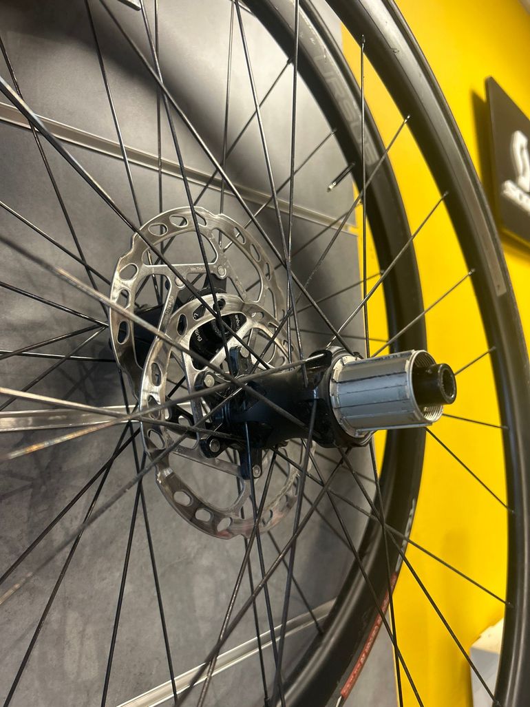 Used 2024 Urus Carbon Wheelset bike — image 2 of 2