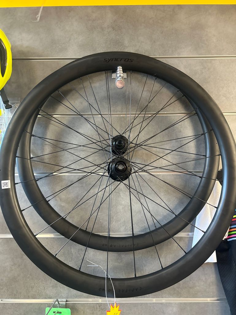 Used 2026 Paires de roues bike — image 1 of 2