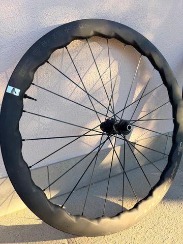 Used 2025 Sharq 700c Wheelset bike — image 3 of 4