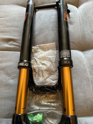 Used Fox 34 Factory Fork 2021 bike — image 10 of 12