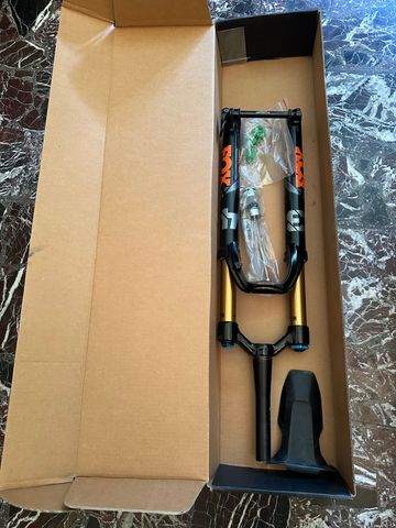 Used Fox 34 Factory Fork 2021 bike — image 12 of 12
