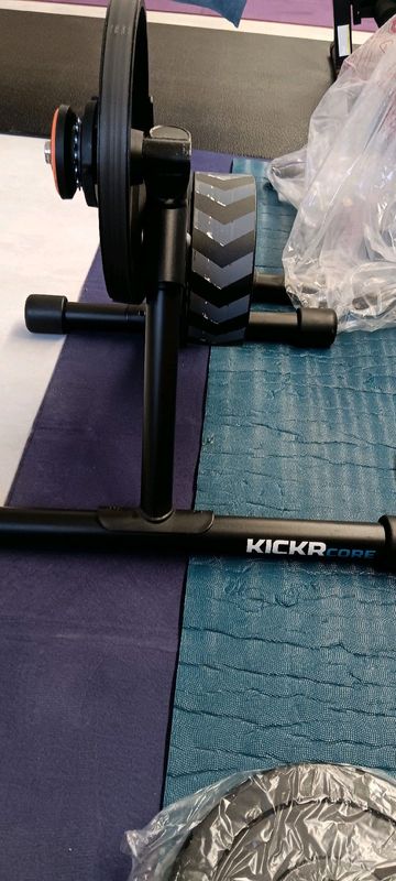 2021 KICKR CORE Smart Trainer bike d'occasion — image 13 sur 17
