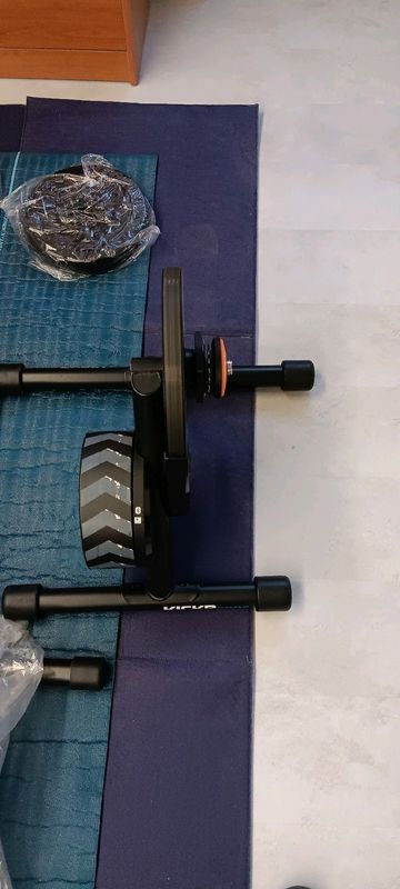 2021 KICKR CORE Smart Trainer bike d'occasion — image 12 sur 17