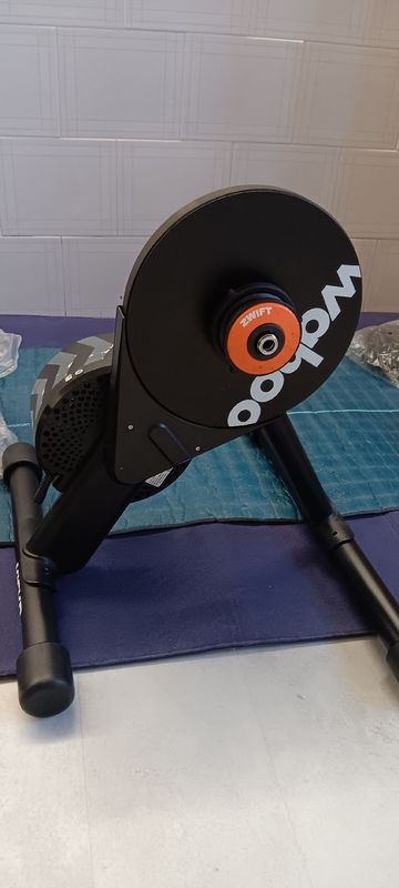 2021 KICKR CORE Smart Trainer bike d'occasion — image 9 sur 17
