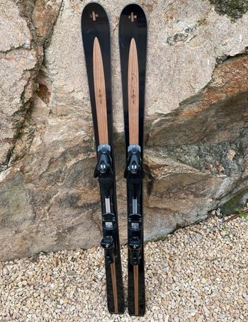 zai, TILA 150cm Ski