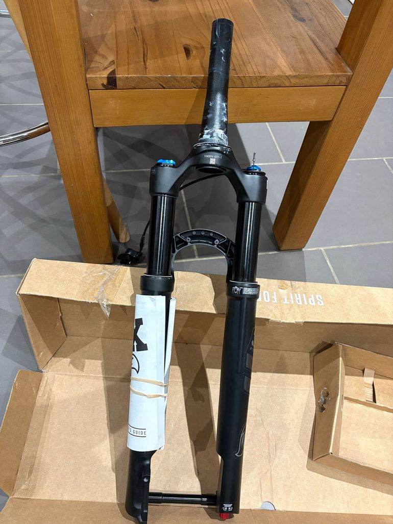 Used 2023 34 Step cast performance bike — image 3 of 3