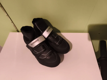 Shimano Winterschoen Gore-Tex 42 bike d'occasion — image 2 sur 6