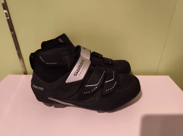 Shimano Winterschoen Gore-Tex 42 bike d'occasion — image 4 sur 6