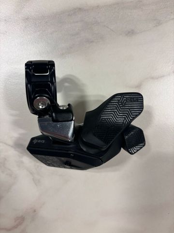 Brugt 2024 AXS Shifter Rechts Rocker Drivetrain & Pedals