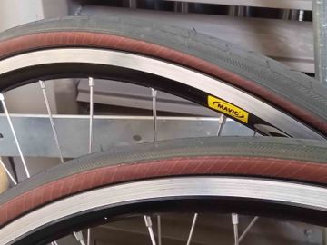 Used Campagnolo Wheelset with Mavic CXP 33 Rims bike — image 8 of 8