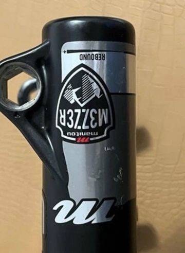 Used Manitou Mezzer Pro 27.5" 180mm Travel bike — image 5 of 11