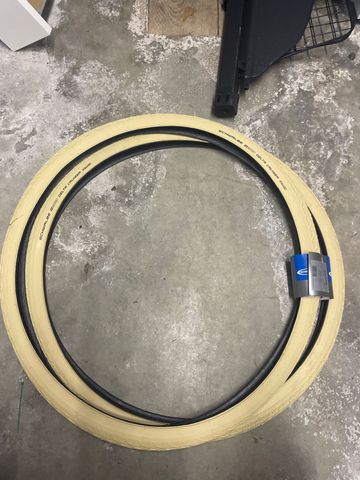 Used Schwalbe Delta Cruiser 2024 Tyres & Tubes