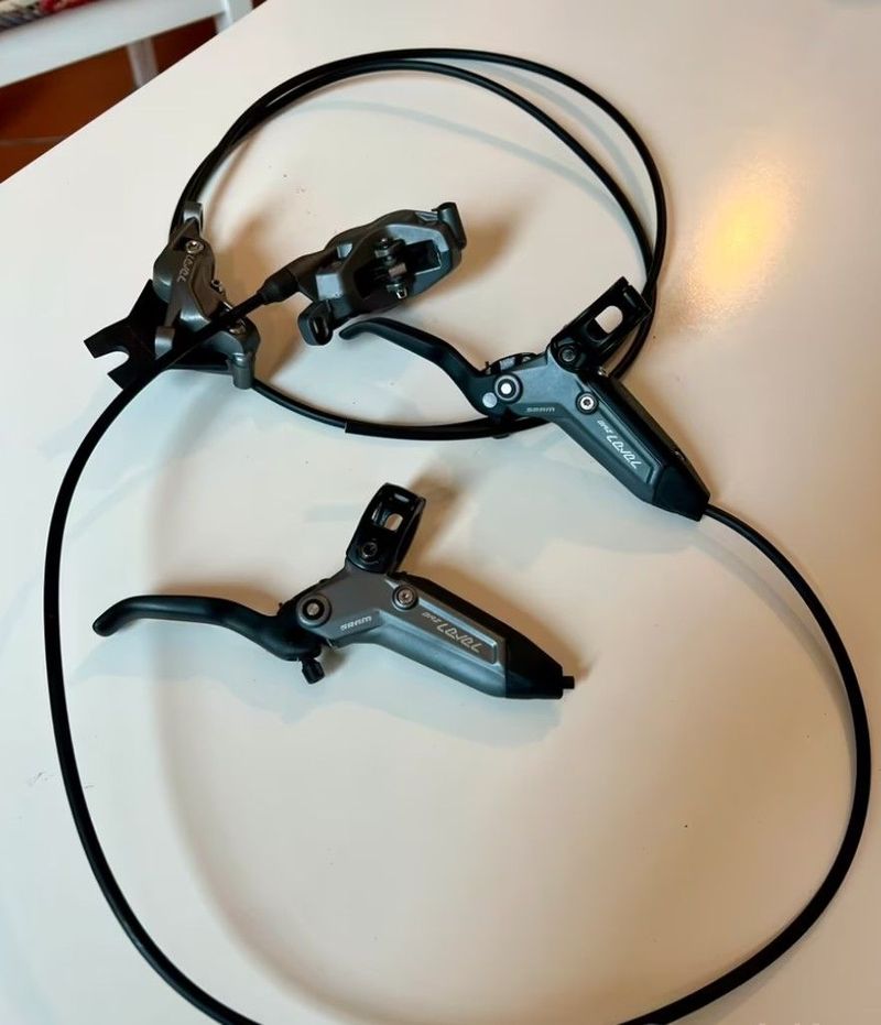 Used Sram Level Bronze 2025 Brakes