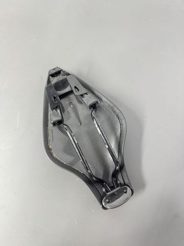 Used Fizik Sella Fizi:k Tritone 5.5 + Carriage Kit Saddle bike — image 5 of 8