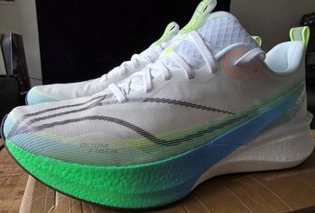 Used Li-Ning Red Hare 8 Pro Laufschuhe Größe 44 1/3 bike — image 3 of 8