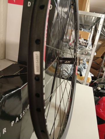 Used Dt Swiss Xm401 Hub Shimano Xt bike — image 2 of 11