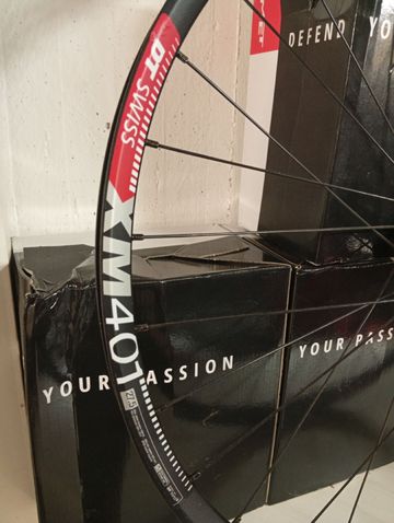 Used Dt Swiss Xm401 Hub Shimano Xt bike — image 8 of 11