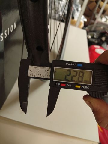 Used Dt Swiss Xm401 Hub Shimano Xt bike — image 3 of 11