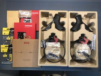 Sram, Rival eTap AXS HRD Schalt-Brems-System