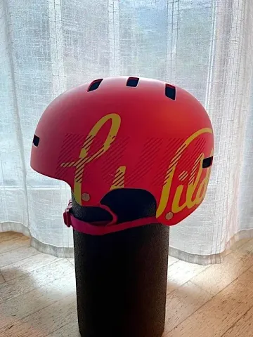 Tweedehands Bell Kids Helmet bike — afbeelding 5 van 7
